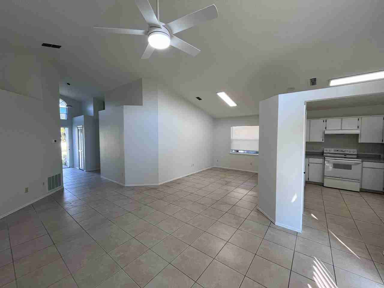 109 Crossbryn Ct - Photo 3 of 14