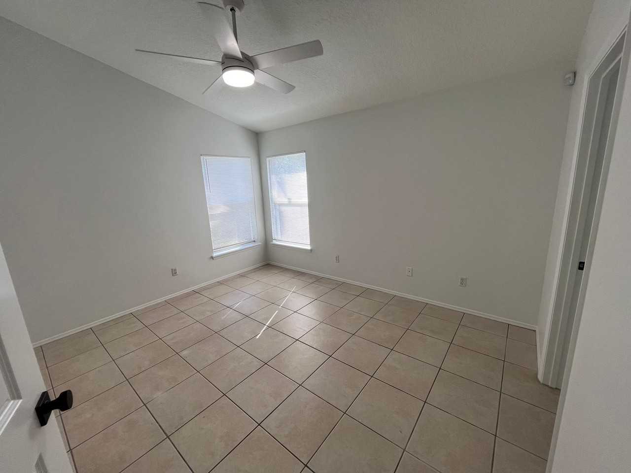 109 Crossbryn Ct - Photo 7 of 14