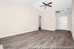 5239 Wallbrook Dr - Photo 3 of 18
