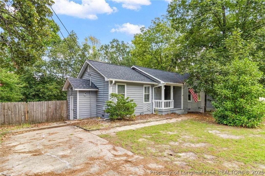 904 Dandridge Dr - Photo 2 of 24