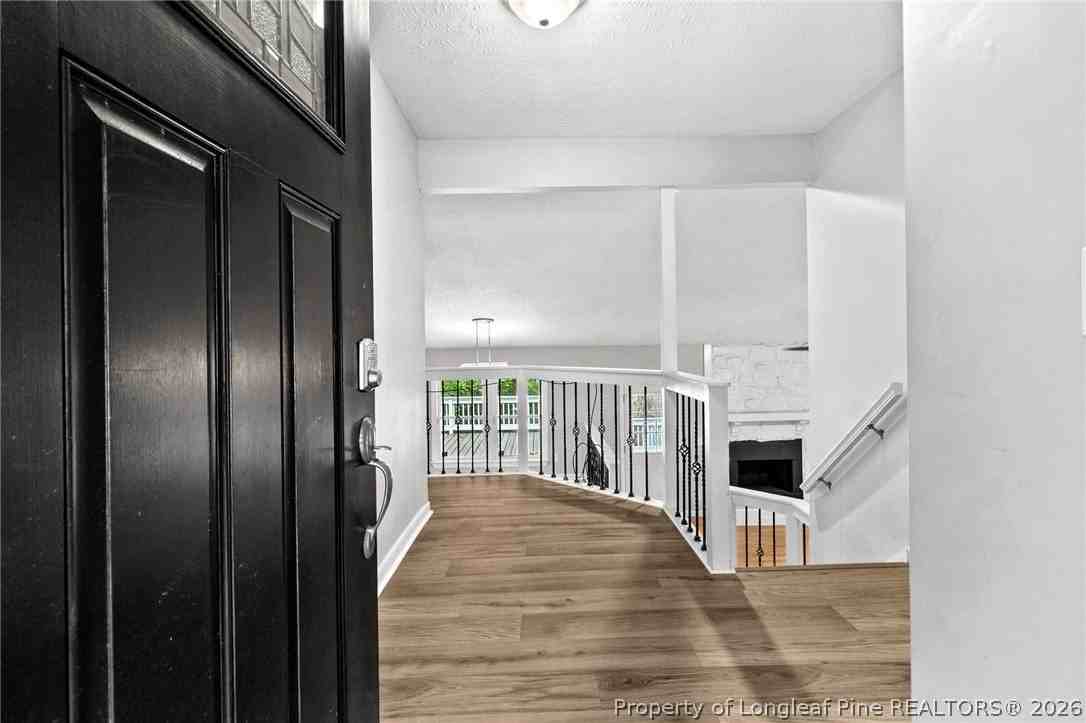 904 Dandridge Dr - Photo 5 of 24