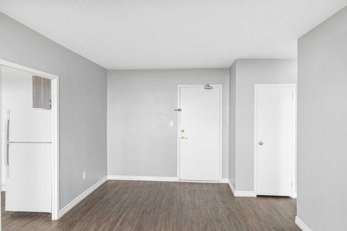 Delmonico Apartments - Photo 7 of 19