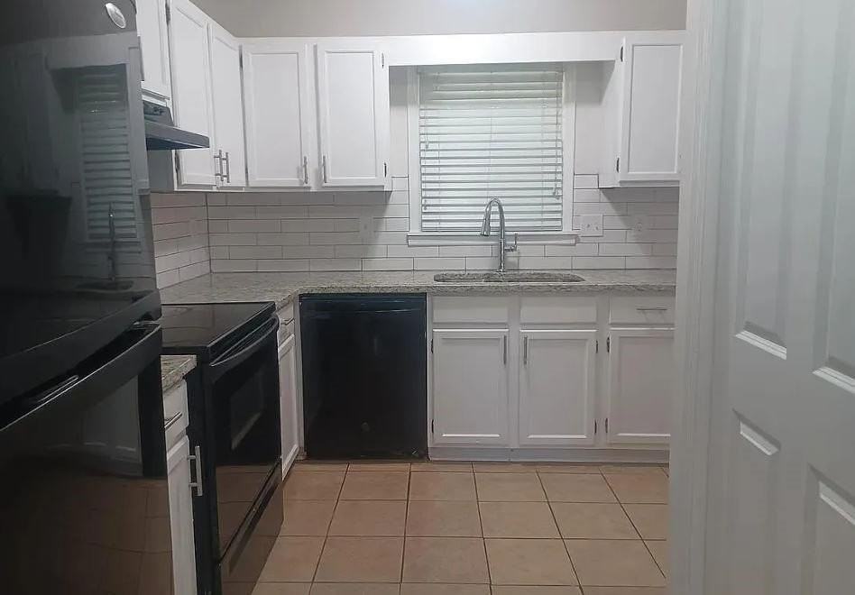 595 Wedgewood Dr - Photo 2 of 11