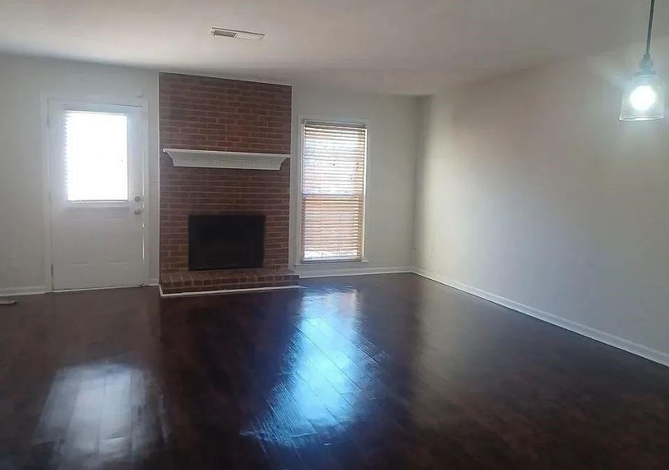 595 Wedgewood Dr - Photo 4 of 11