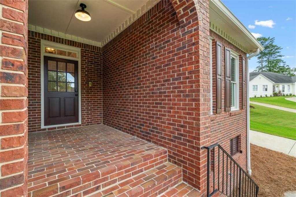 603 Fairway Ct - Photo 2 of 50