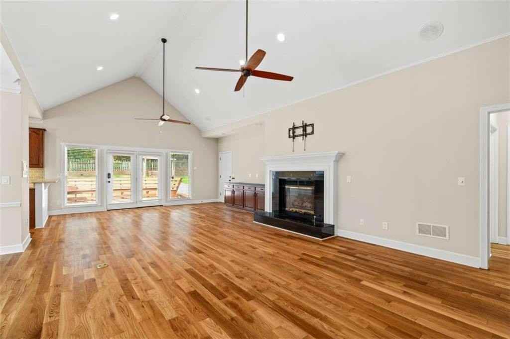 603 Fairway Ct - Photo 6 of 50