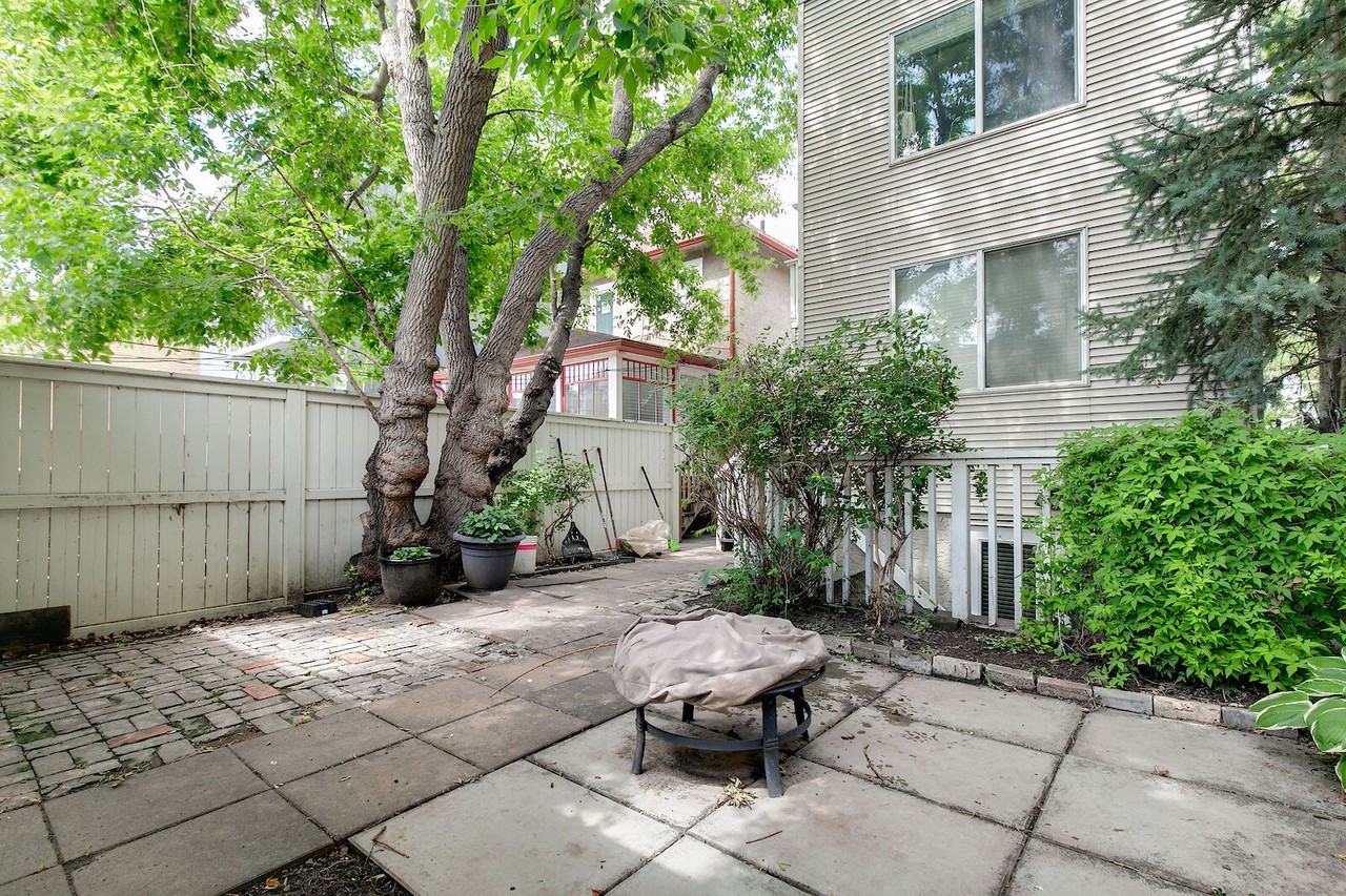 107 23 Ave Sw - Photo 3 of 22