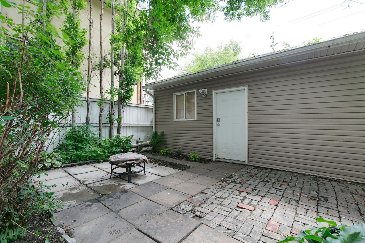 107 23 Ave Sw - Photo 4 of 22