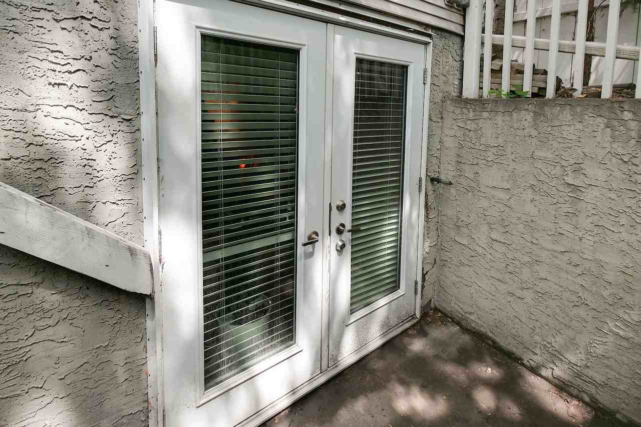 107 23 Ave Sw - Photo 6 of 22