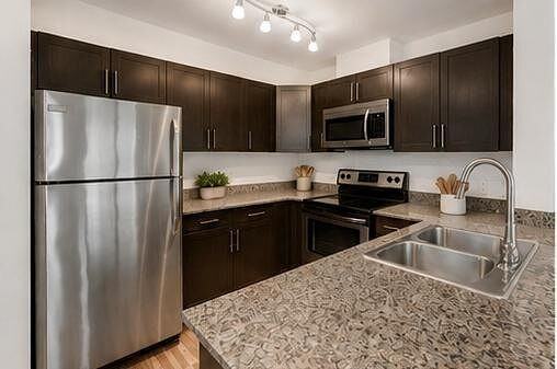 955 Mcpherson Rd Ne - Photo 2 of 11