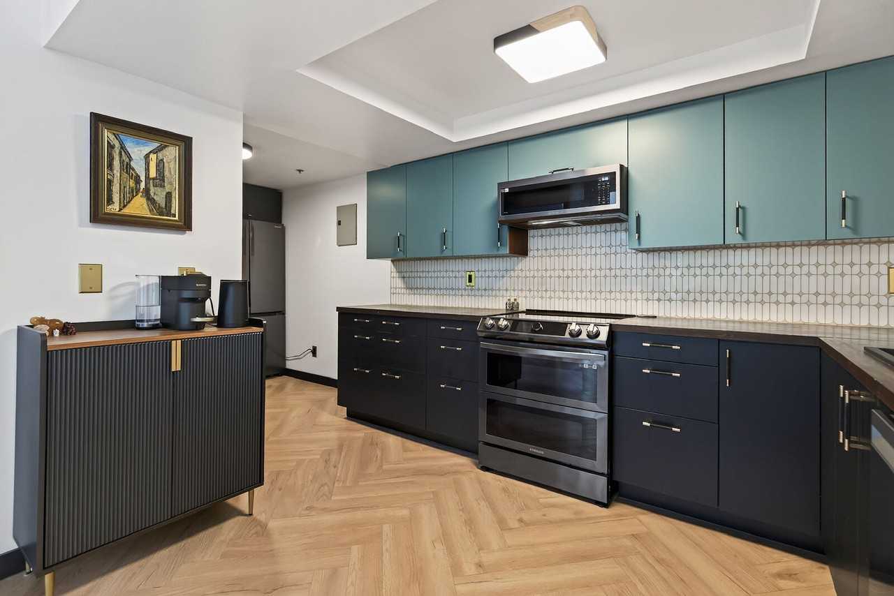 10171 119 St Nw - Photo 5 of 18