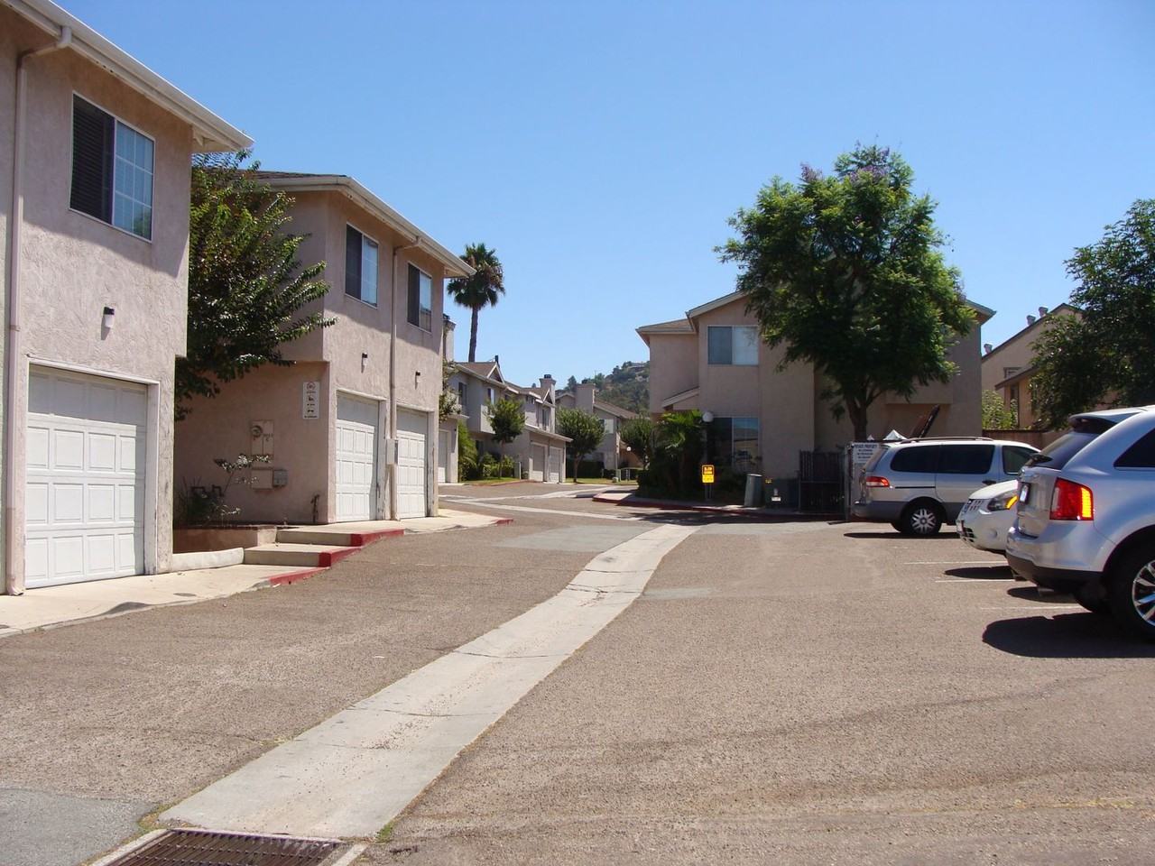 1031 S Mollison Ave #D - Photo 3 of 41