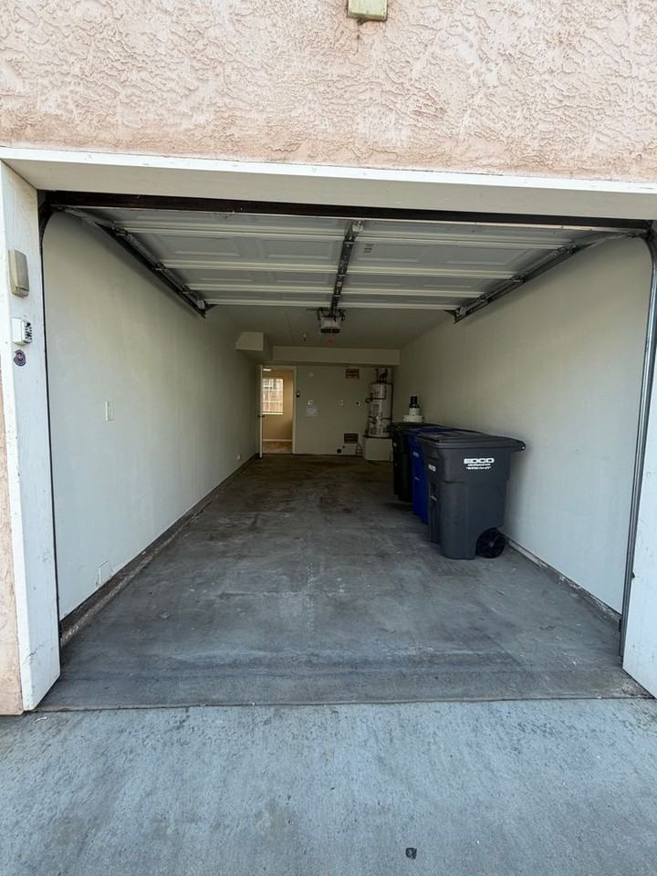 1031 S Mollison Ave #D - Photo 7 of 41