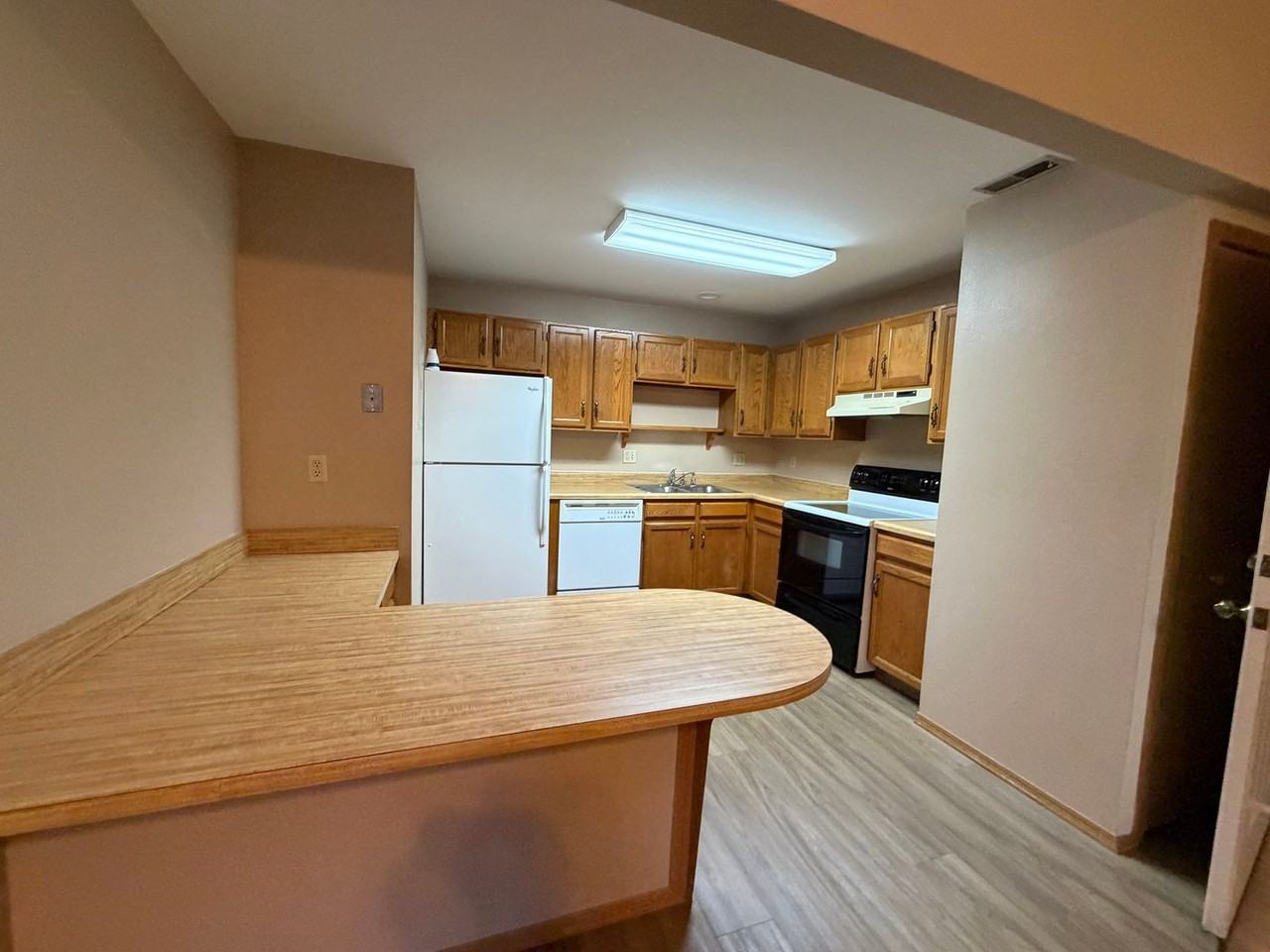 6486 Mcnichols Ct - Photo 5 of 9