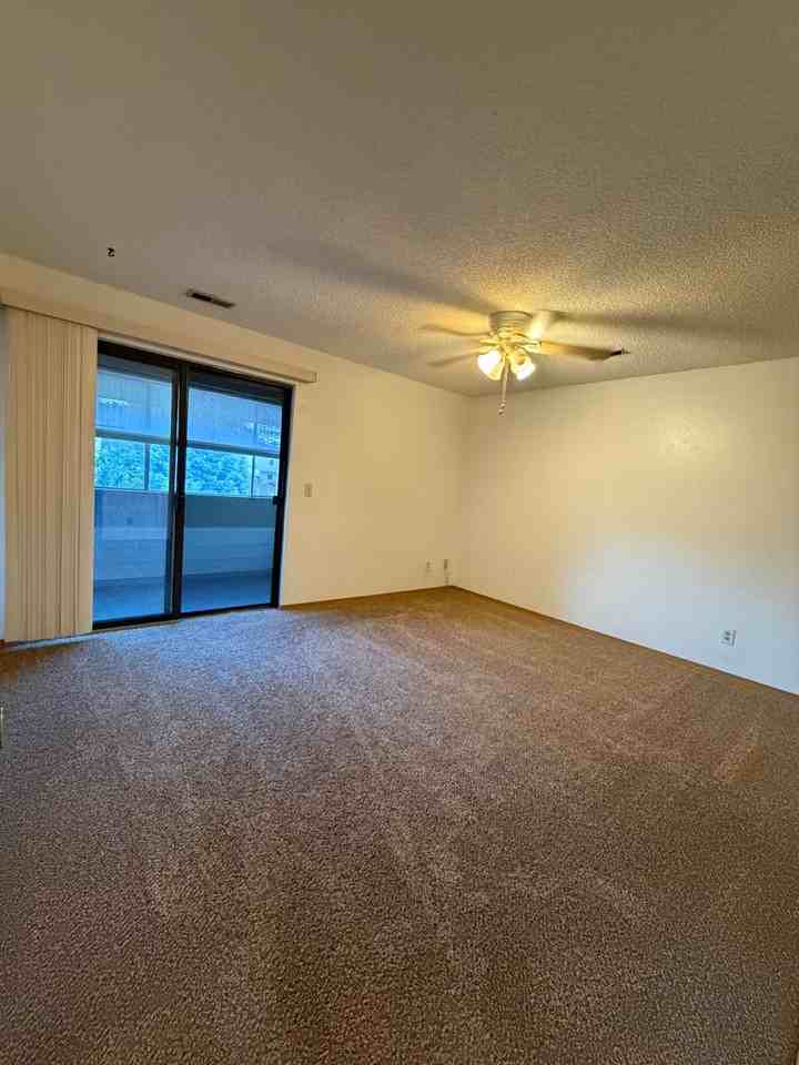 6486 Mcnichols Ct - Photo 7 of 9