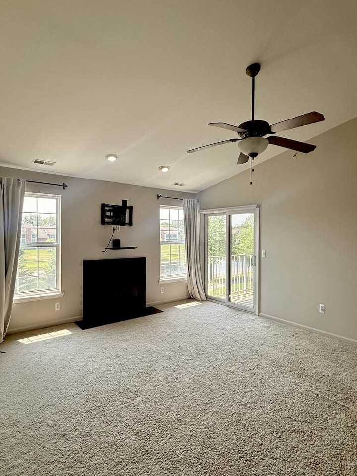 2260 Leighton Dr #68 - Photo 4 of 16