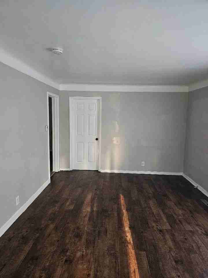 20426 Salem St - Photo 2 of 16
