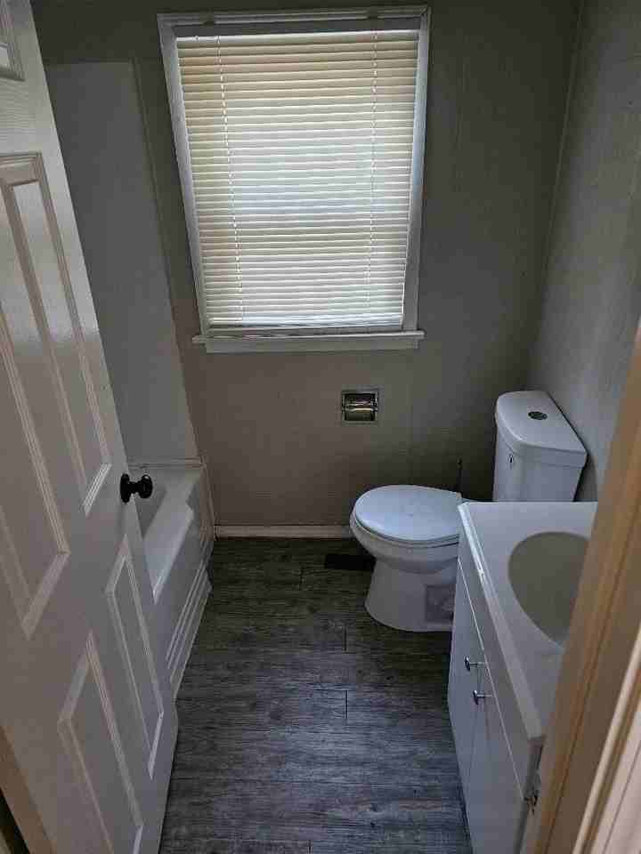 20426 Salem St - Photo 5 of 16