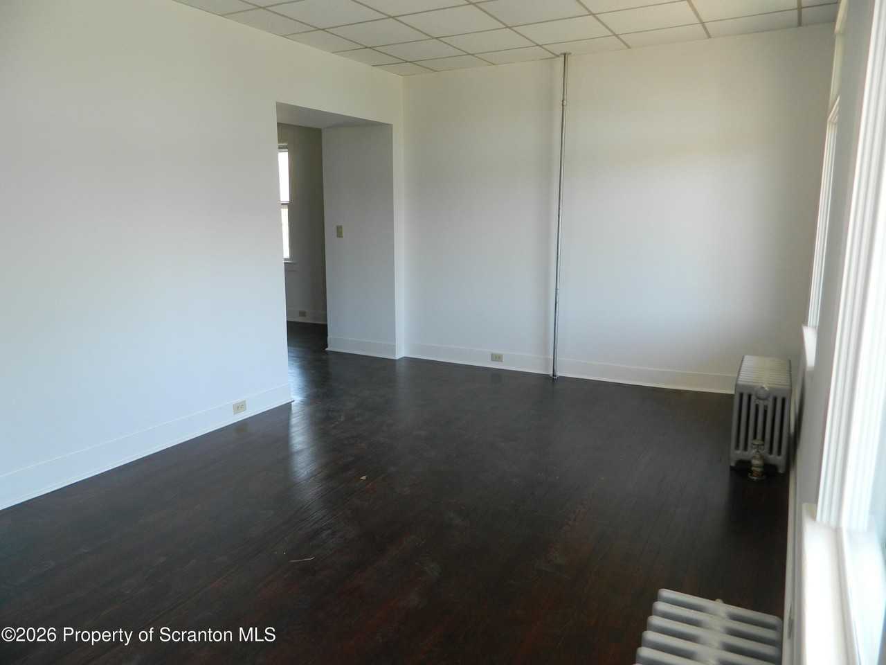 127 E Pine St #1stFL - Photo 2 of 13