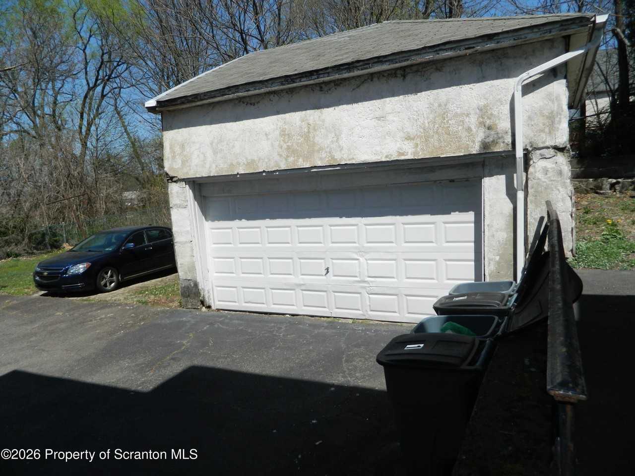 127 E Pine St #1stFL - Photo 3 of 13