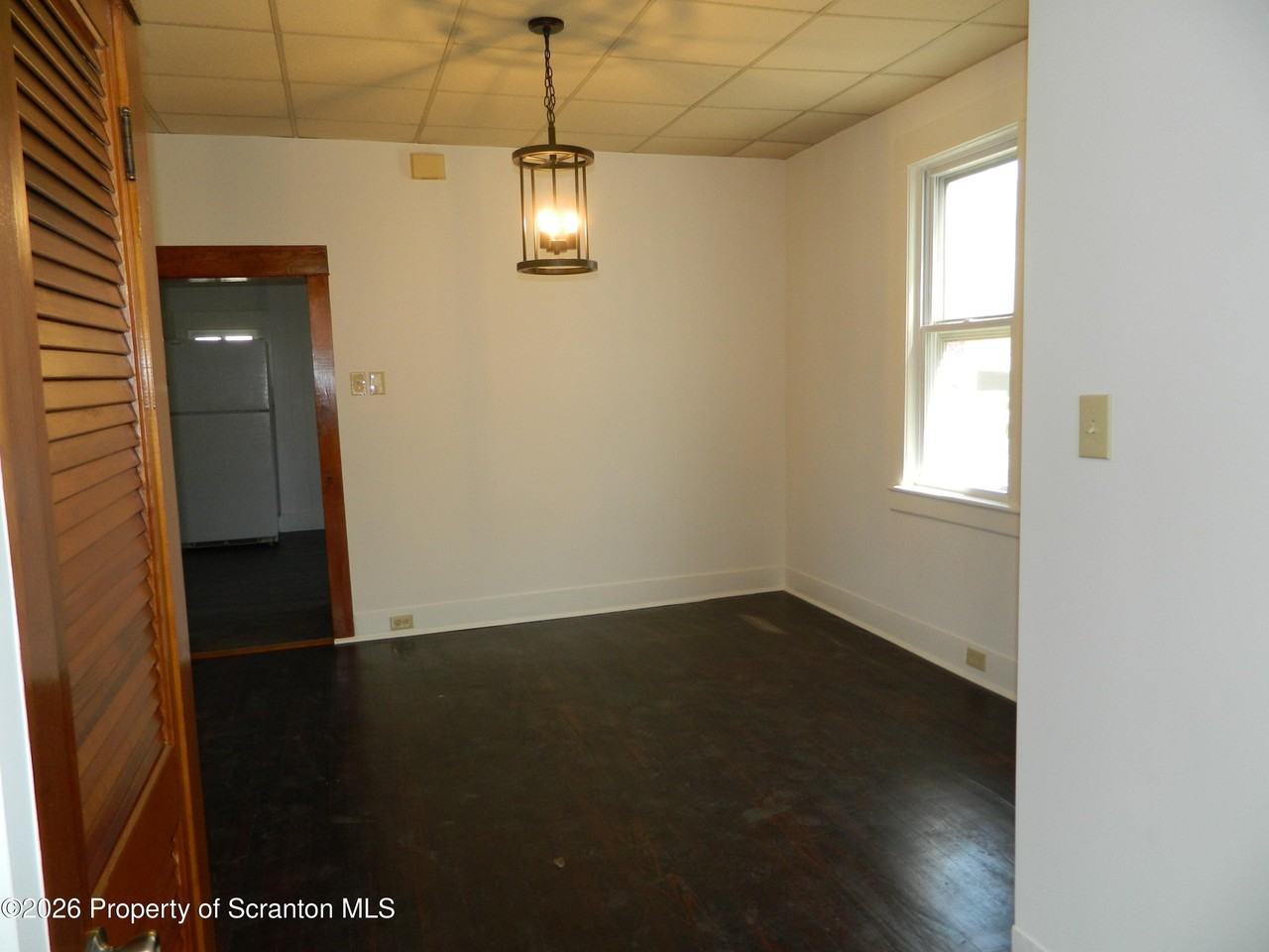 127 E Pine St #1stFL - Photo 5 of 13