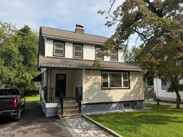 featured image of 4 Clove Rd