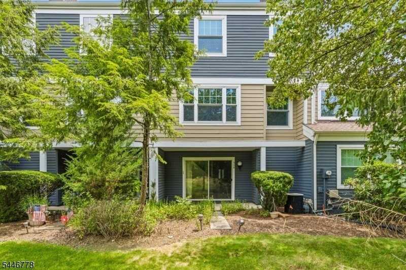350 Greenfield Rd - Photo 2 of 48