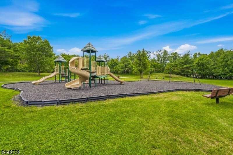 350 Greenfield Rd - Photo 6 of 48