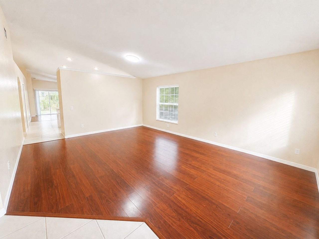 3207 Clover Blossom Cir - Photo 4 of 32
