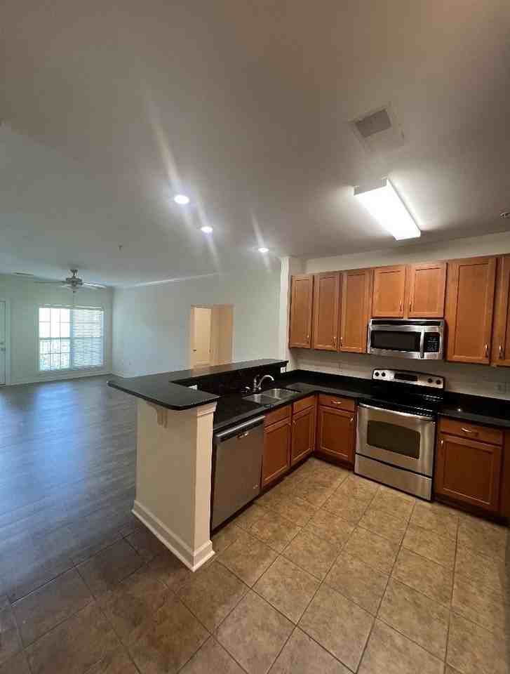 2834 Bloomfield Ln - Photo 3 of 16