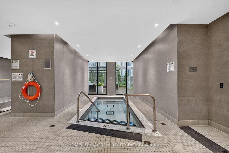 1 Yorkville Avenue #4807 - Photo 6 of 16