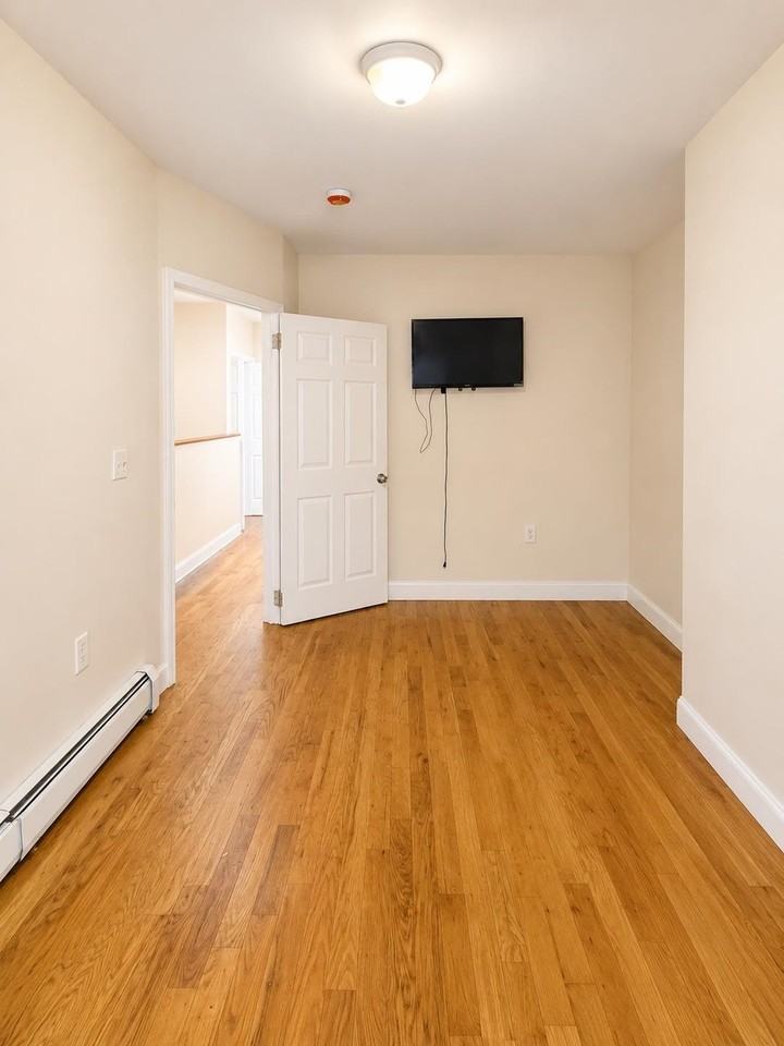 31 Hopkins Ave #2 - Photo 3 of 9