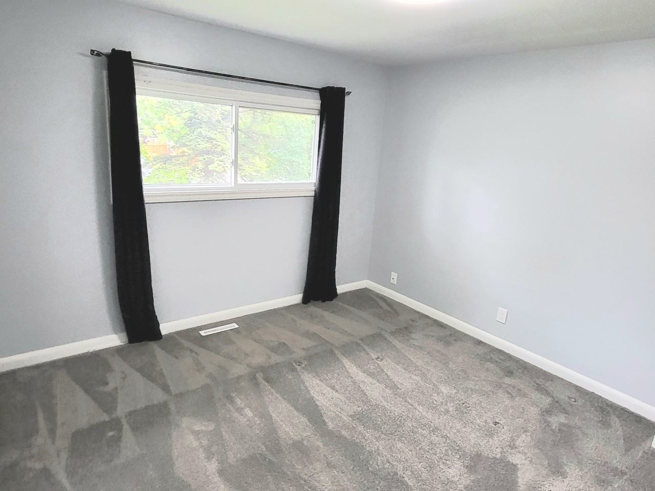 7612 23 Street Southeast - Photo 4 of 12