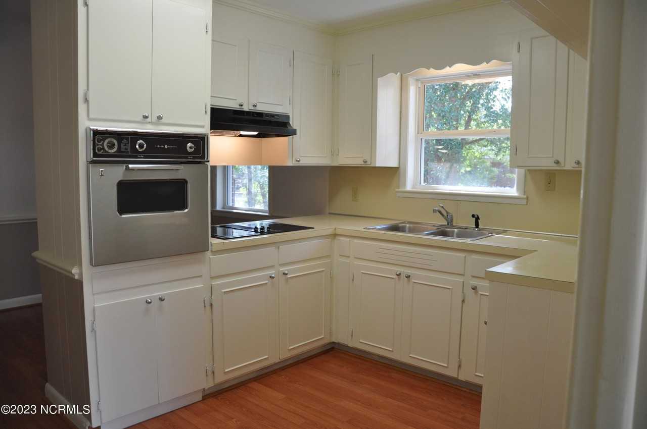 202 Wrenwood Cir - Photo 4 of 15