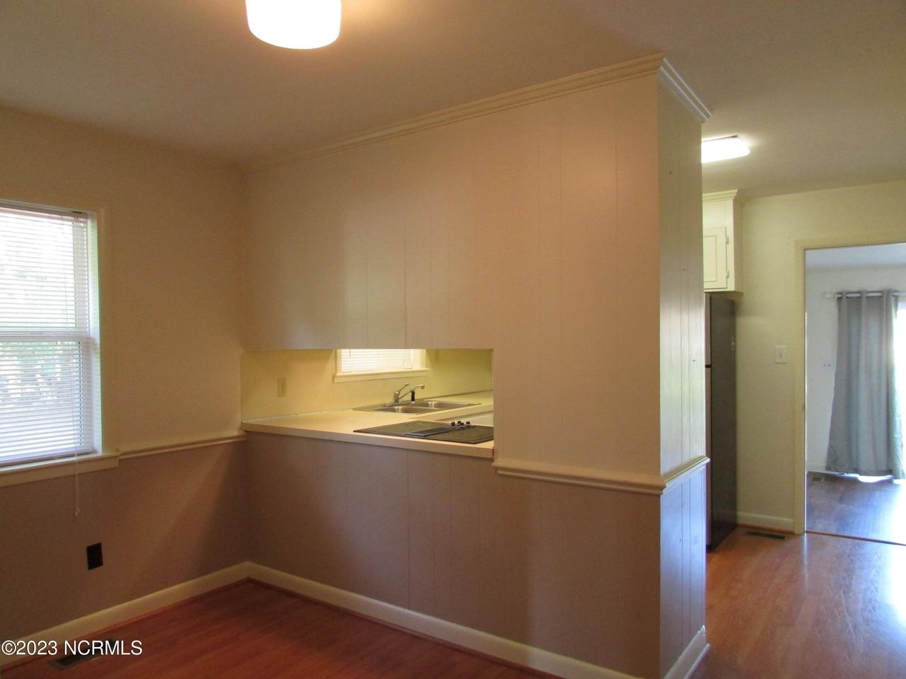 202 Wrenwood Cir - Photo 5 of 15