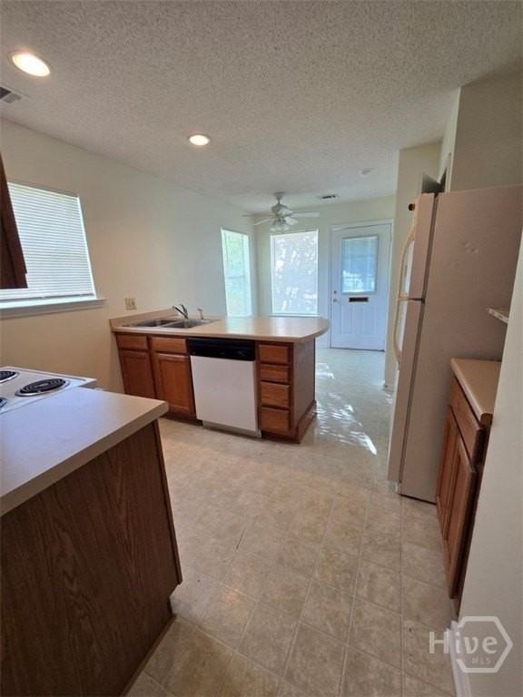 9830 Whitefield Ave - Photo 2 of 8