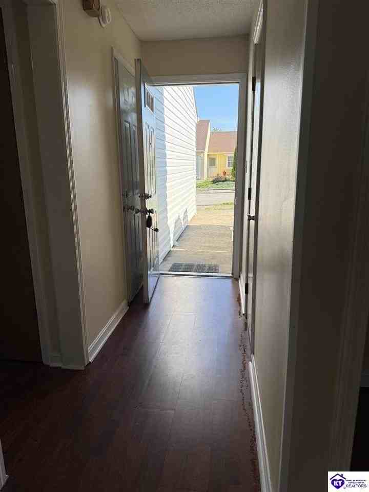 512 Independence Ct - Photo 2 of 14