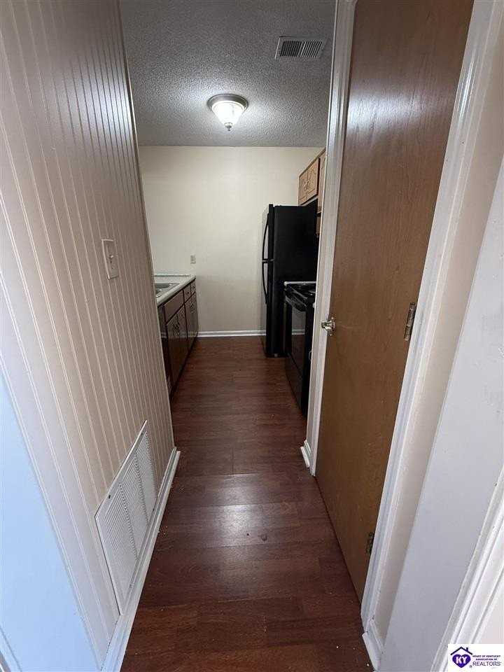 512 Independence Ct - Photo 3 of 14