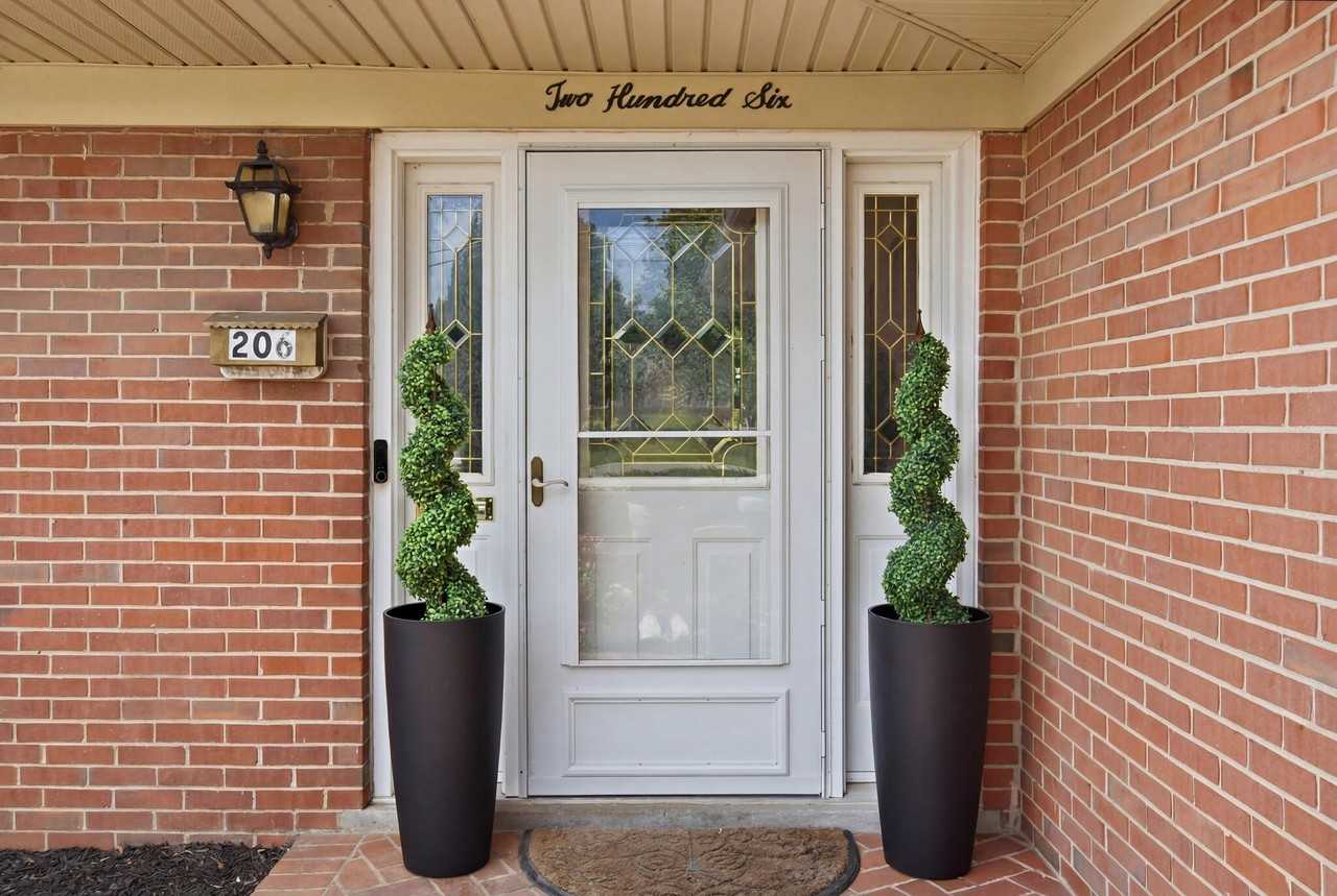 206 Hiawatha Trl - Photo 4 of 50