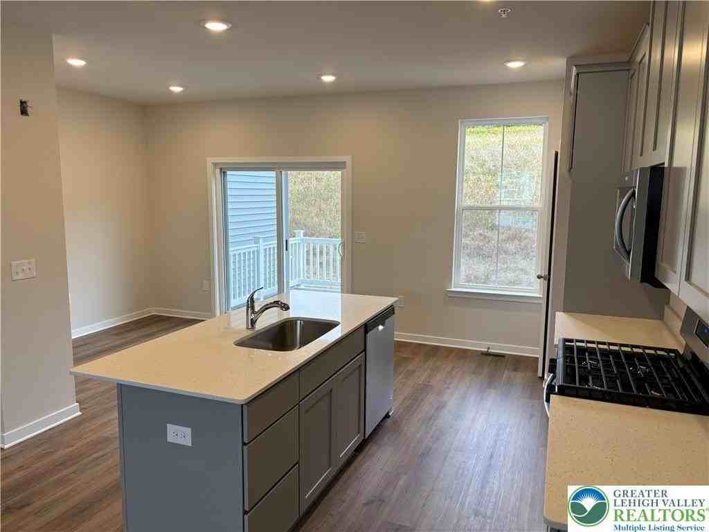 7680 Clayton Ave - Photo 3 of 18