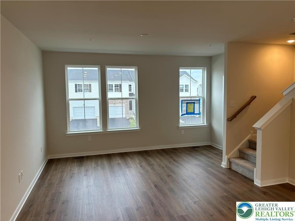 7680 Clayton Ave - Photo 4 of 18