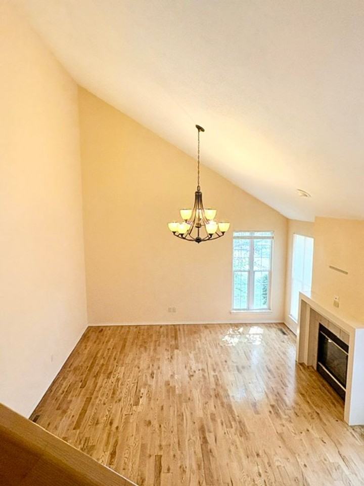 3322 S Lakeside Ave - Photo 7 of 23