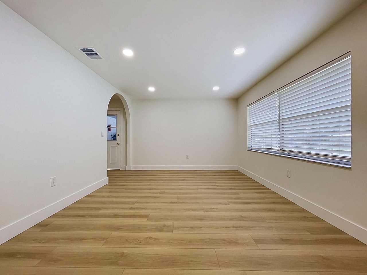 4717 Fernery Ln - Photo 5 of 37