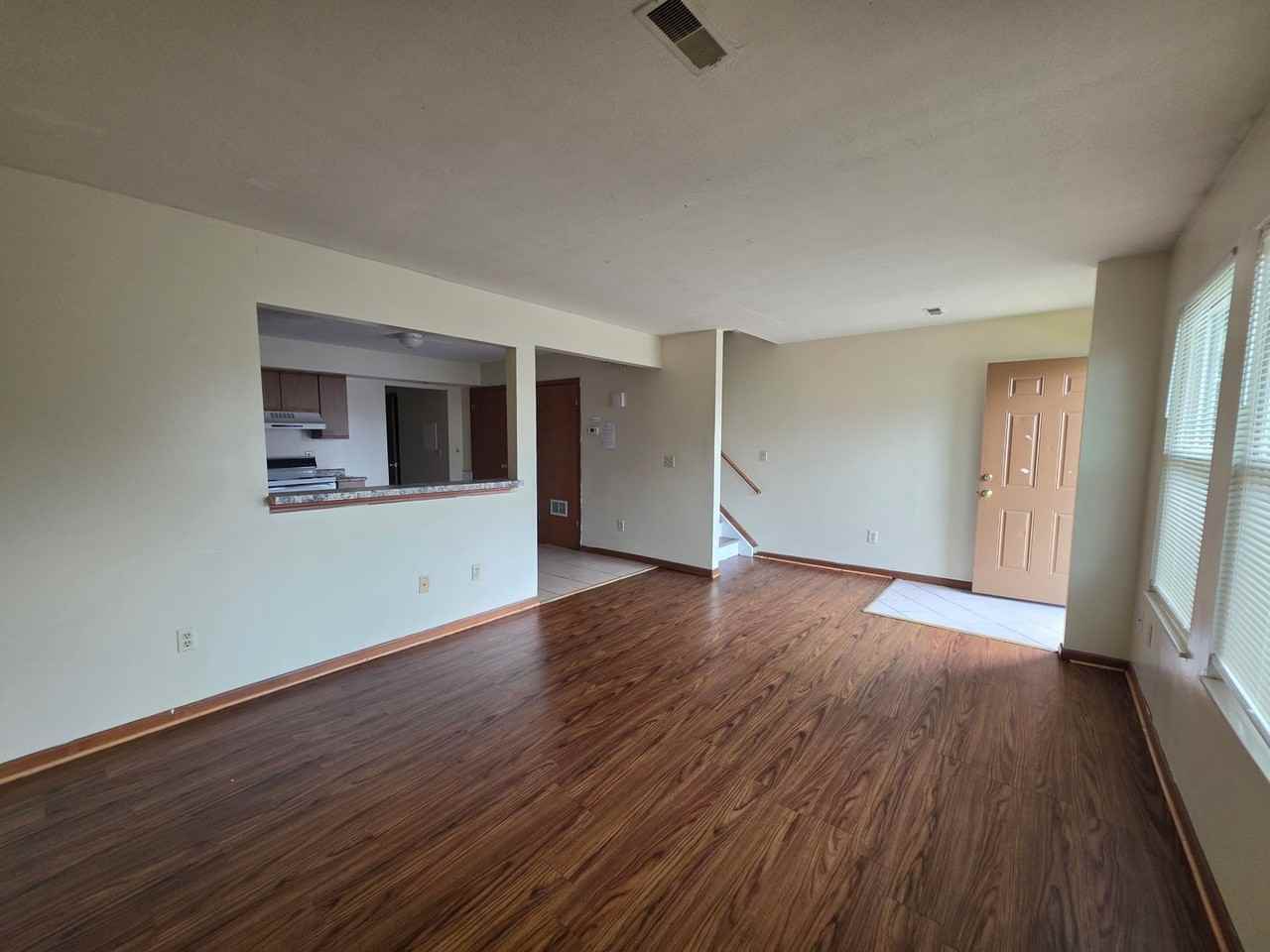 1509 Whitehall Blvd - Photo 3 of 21