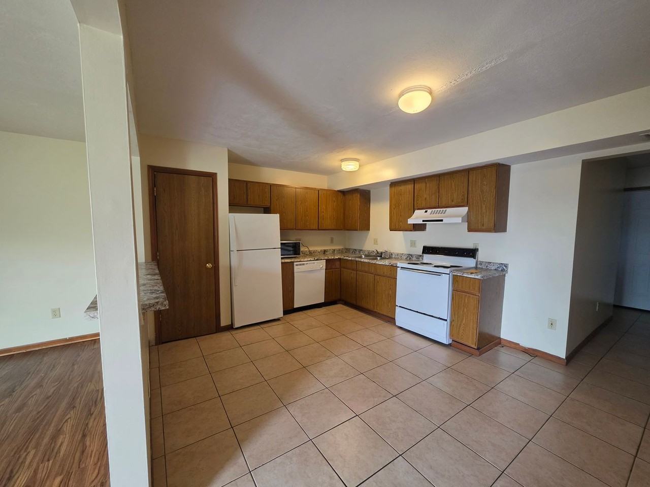 1509 Whitehall Blvd - Photo 4 of 21