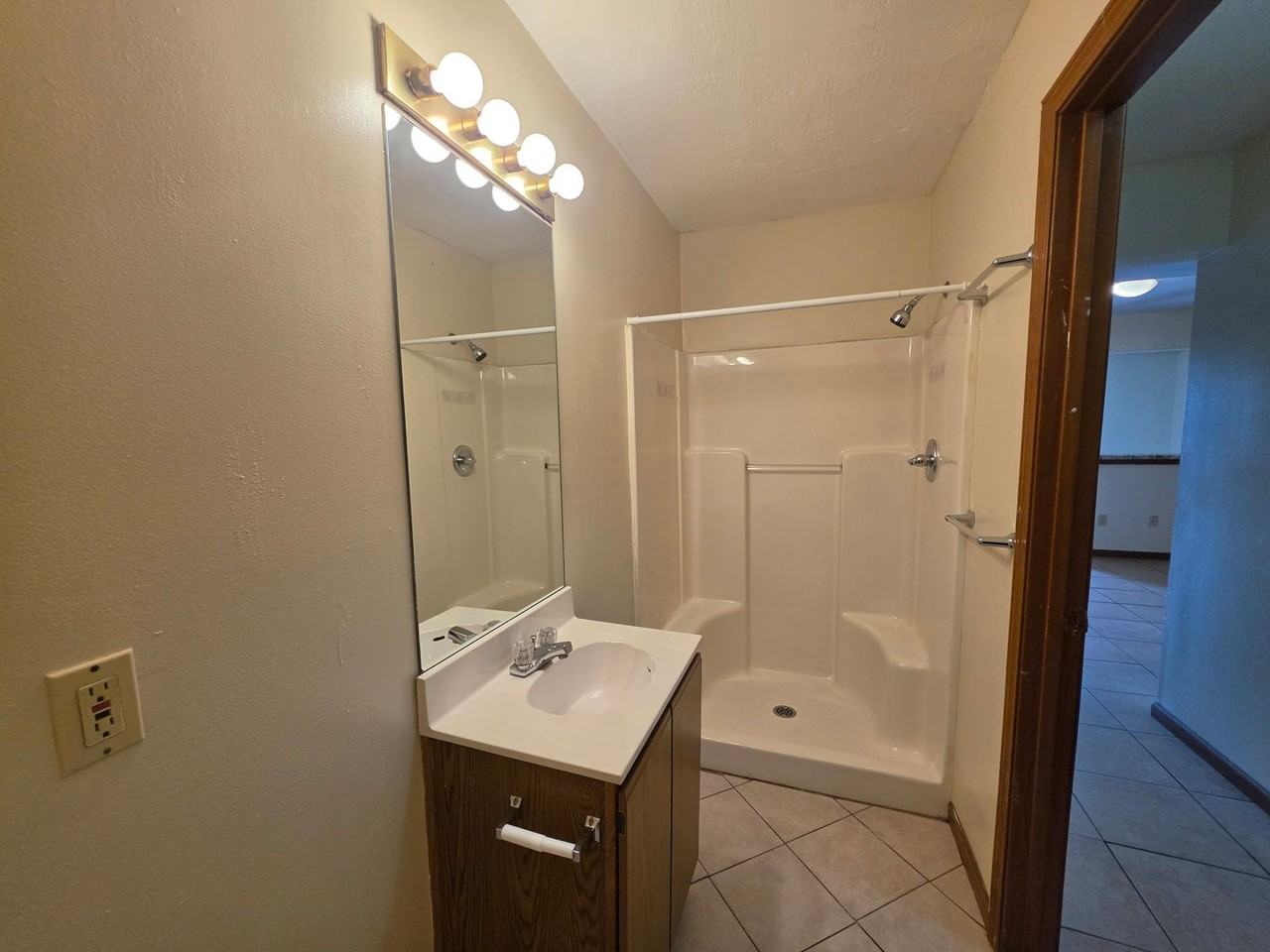 1509 Whitehall Blvd - Photo 6 of 21
