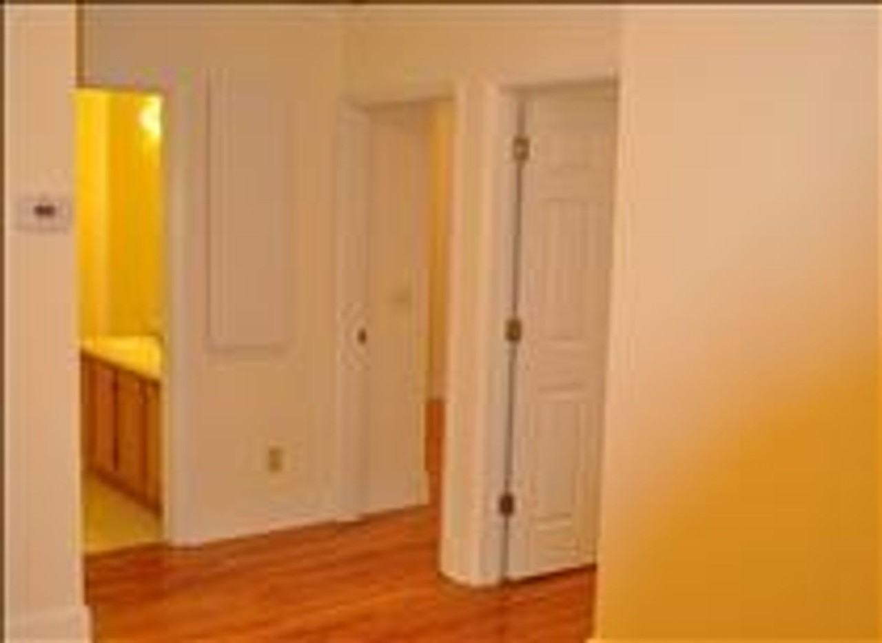 Toomer Loft - Photo 2 of 26