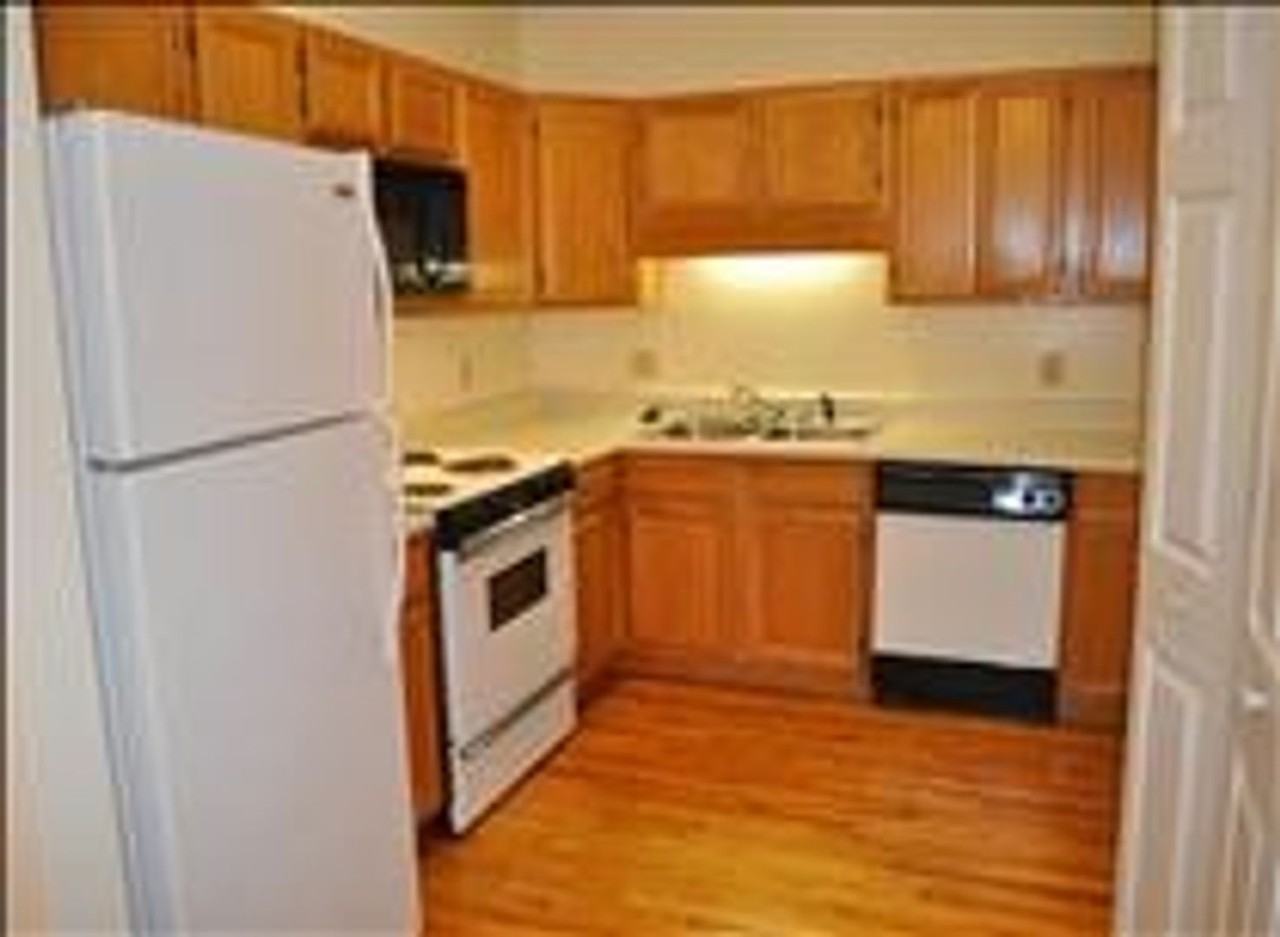 Toomer Loft - Photo 3 of 26