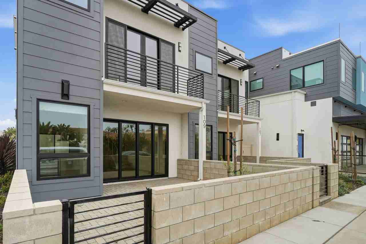 Seacoast Luxury Townhomes - Photo 4 of 12