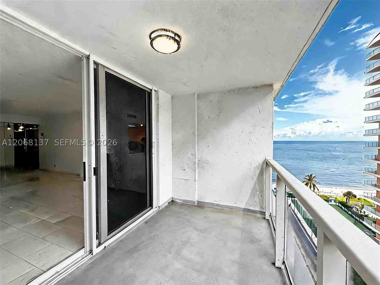 1904 S Ocean Dr #1206 - Photo 2 of 23